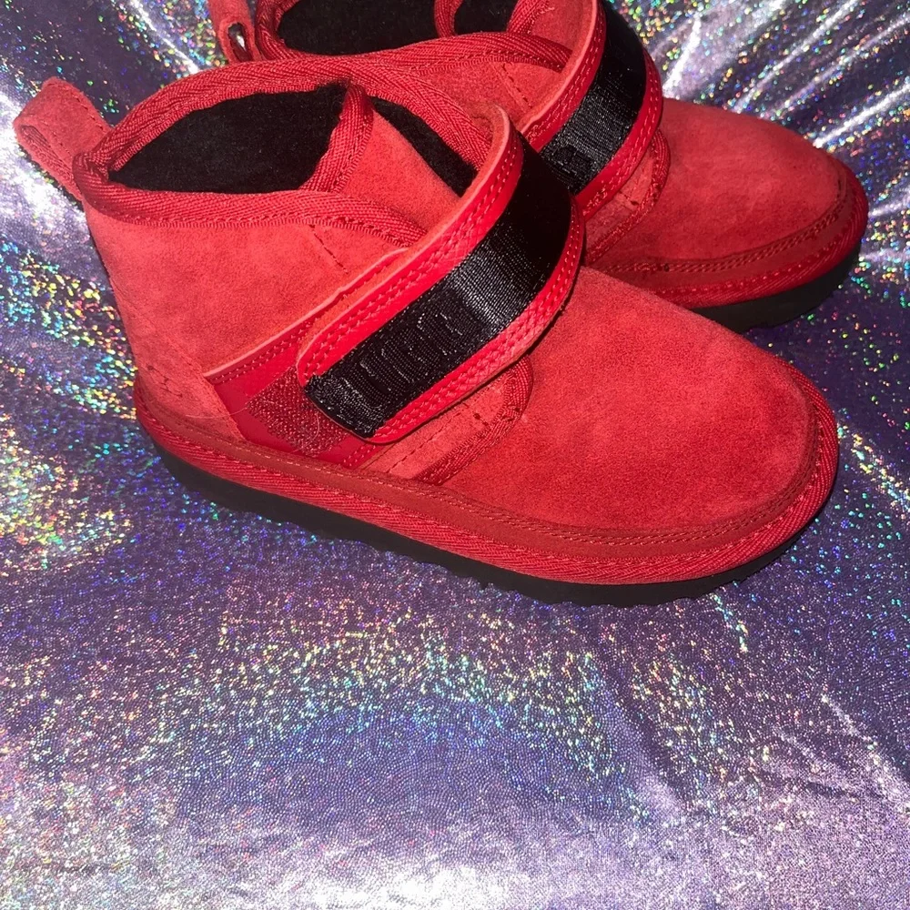 Child Neumel SnapBack Ugg boots